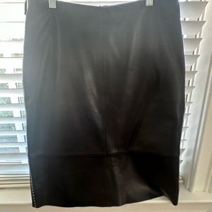 Vintage Banana Republic Black genuine leather skirt size 8. great condition